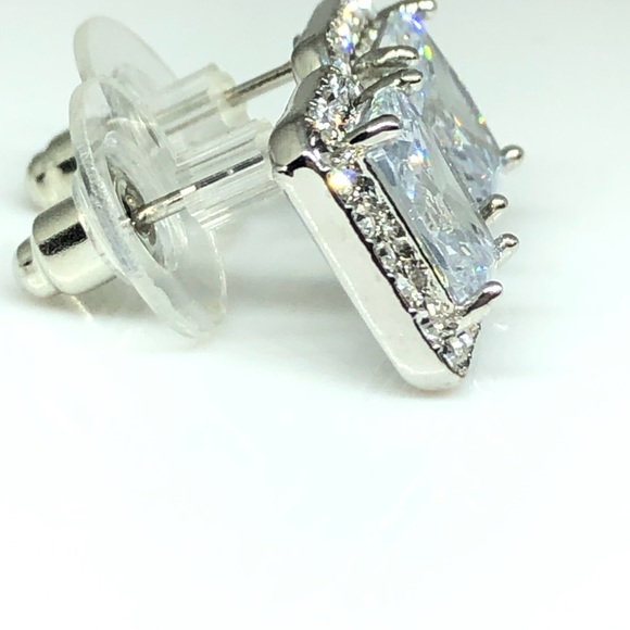 925/14kw Gold Cushion Cut CZ Necklace & Earrings Set - Picture 10 of 15